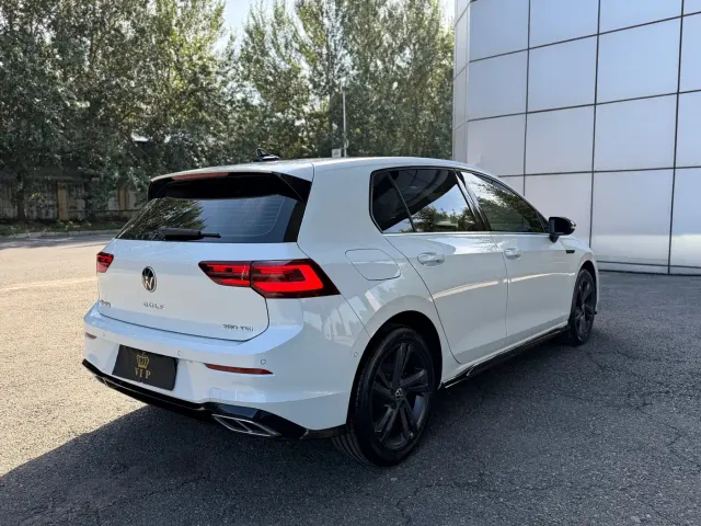 Volkswagen Golf — Фото автомобиля 5