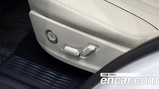 Genesis GV80 — Фото автомобиля 30