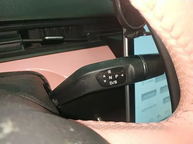 Nezha Auto Nezha V 2022 Trend 400 Lite Pink Custom Edition — Фото автомобиля 9