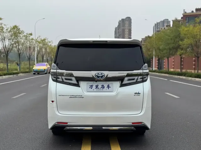 Toyota Vellfire — Фото автомобиля 30