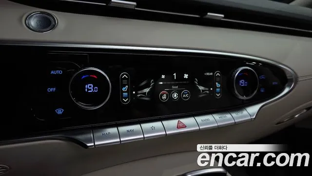 Genesis GV70 2.5T Бензин 2WD — Фото автомобиля 21