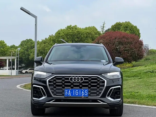 Audi Q5L — Фото автомобиля 2