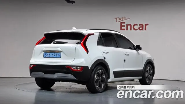 Kia Niro — Фото автомобиля 2