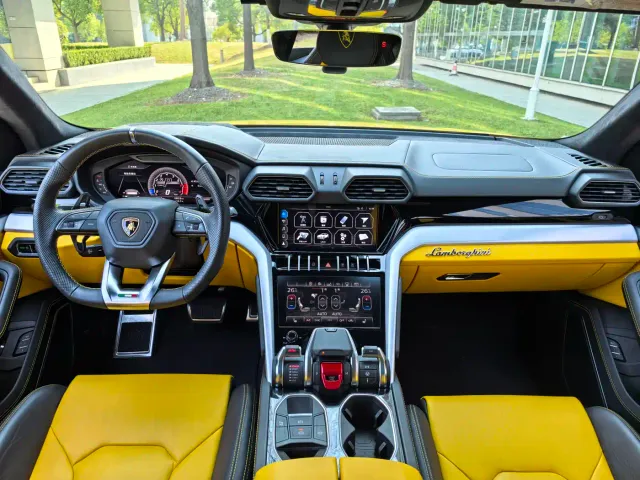 Lamborghini Urus — Фото автомобиля 19