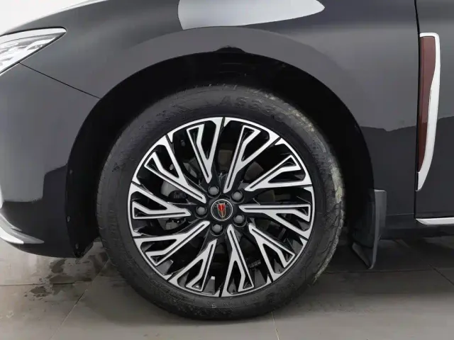 Hongqi H5 — Фото автомобиля 17
