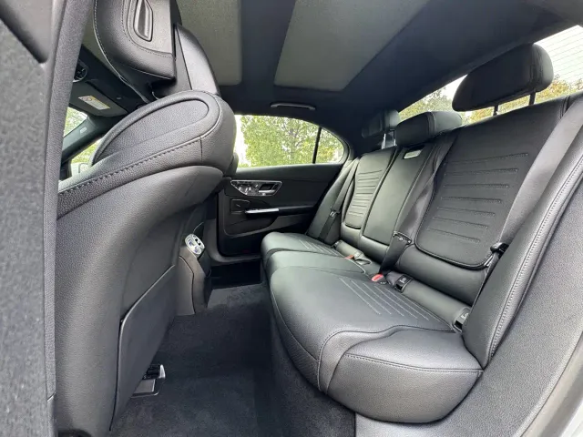 Mercedes-Benz C-Class — Фото автомобиля 8