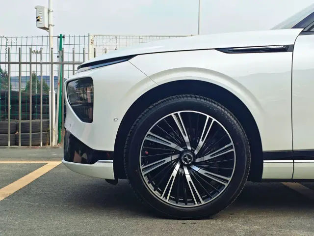 Xpeng G9 — Фото автомобиля 6