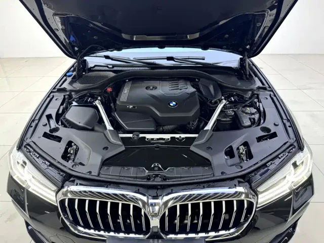 BMW 5 Series — Фото автомобиля 18