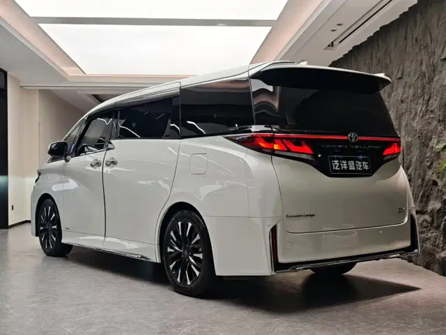 Toyota Vellfire — Фото автомобиля 19