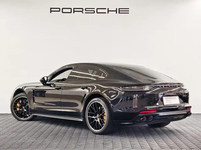 Porsche Panamera — Фото автомобиля 2