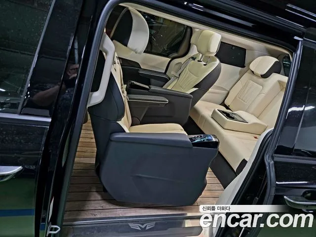 Kia Carnival Generation 4 — Фото автомобиля 3