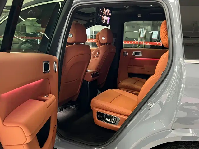 Li Auto L8 — Фото автомобиля 6