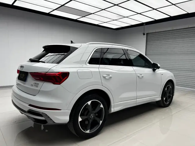 Audi Q3 — Фото автомобиля 4