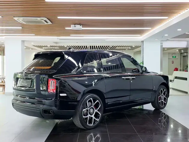 Rolls-Royce Cullinan — Фото автомобиля 3