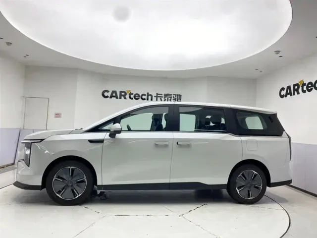 Maxus Dajia 7 — Фото автомобиля 8