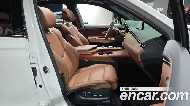 Genesis GV70 — Фото автомобиля 18