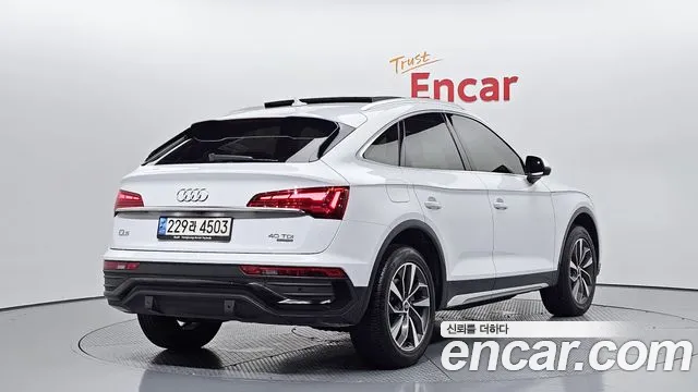 Audi Q5 40 TDI quattro Sportback — Фото автомобиля 2
