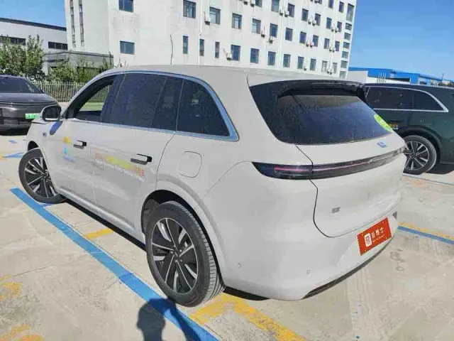 Li Auto L6 — Фото автомобиля 4