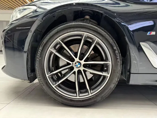 BMW 5 Series — Фото автомобиля 21