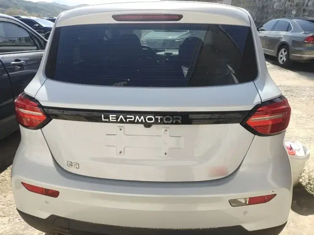Leapmotor T03 — Фото автомобиля 5