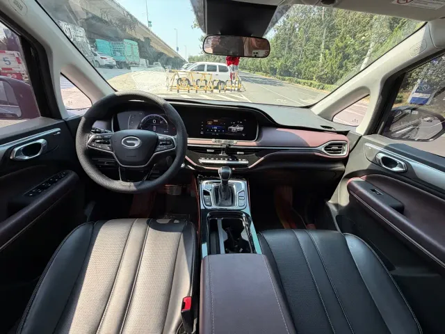 GAC Trumpchi M6 — Фото автомобиля 15