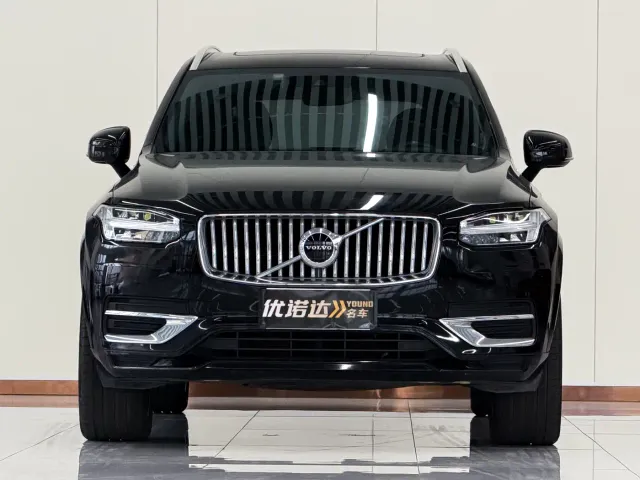 Volvo XC90 — Фото автомобиля 2