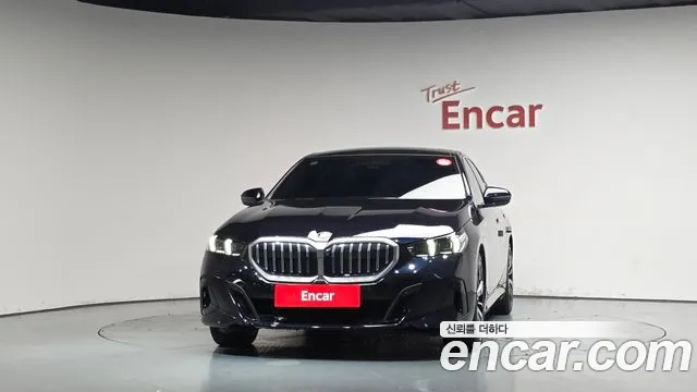 BMW 5-Series 5 серия (G60) 530i xDrive M Sport — Фото автомобиля 3