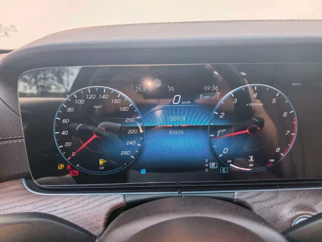 Mercedes-Benz E-Class — Фото автомобиля 14