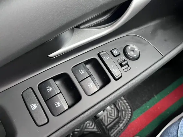Hyundai Elantra — Фото автомобиля 12