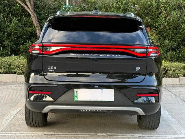 BYD Tang — Фото автомобиля 4
