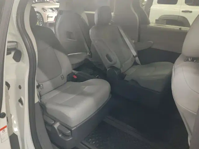 Toyota Granvia — Фото автомобиля 11