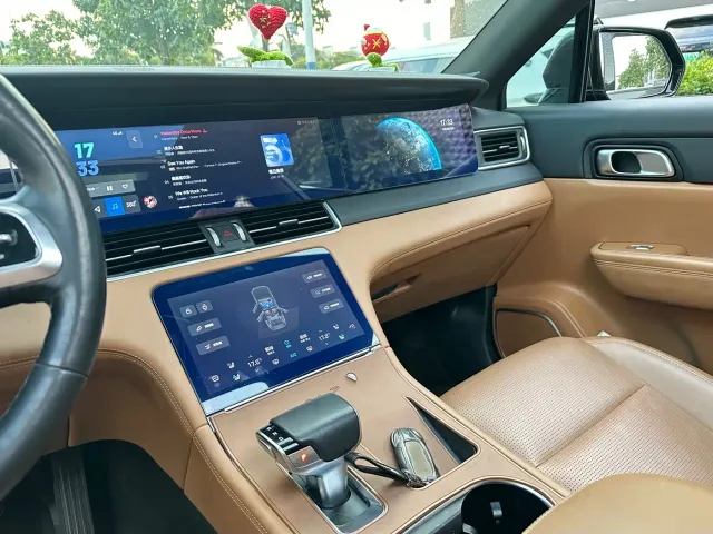 Li Auto ONE — Фото автомобиля 10