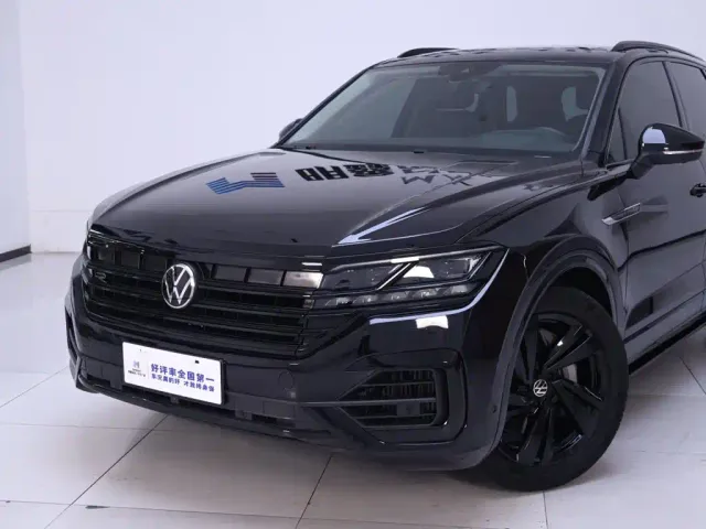 Volkswagen Touareg — Фото автомобиля 3