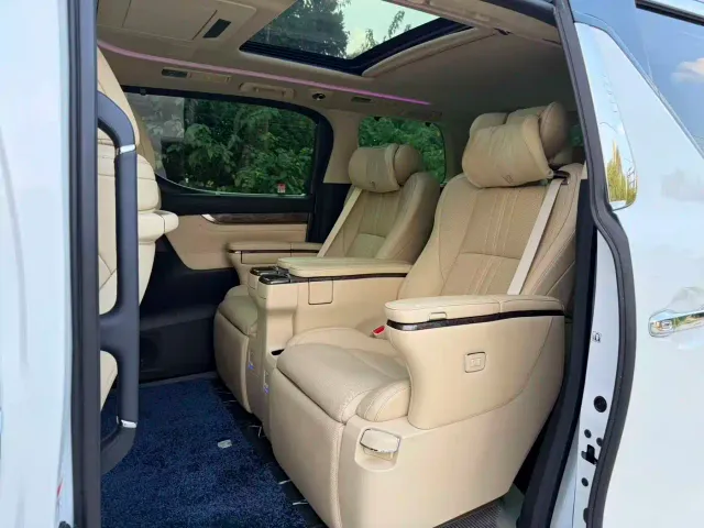 Toyota Vellfire — Фото автомобиля 10