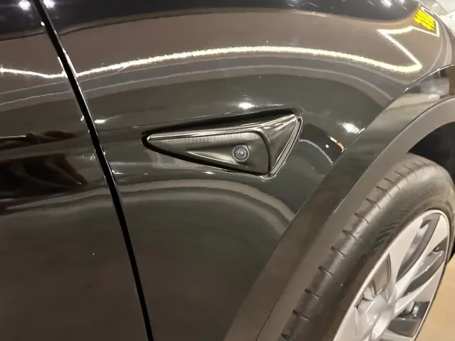 Tesla Model Y — Фото автомобиля 14