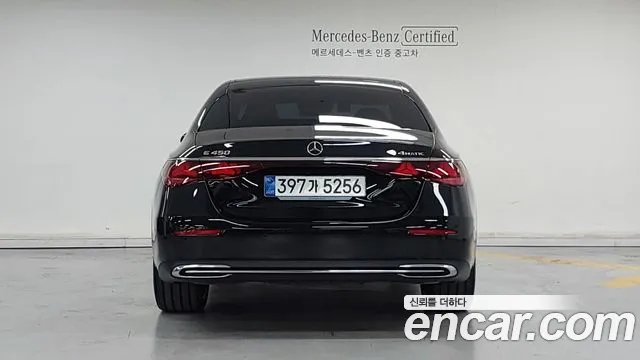 Mercedes-Benz E-Class — Фото автомобиля 4