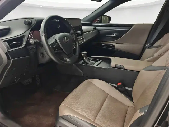 Lexus ES — Фото автомобиля 13