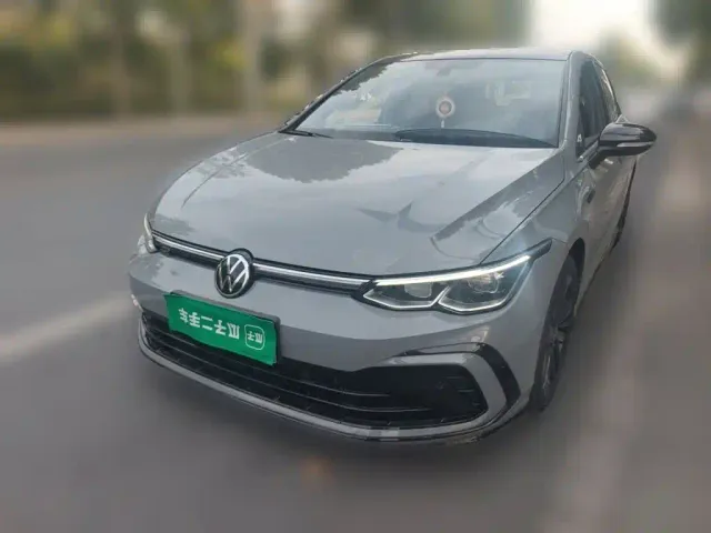 Фотография автомобиля — Volkswagen Golf