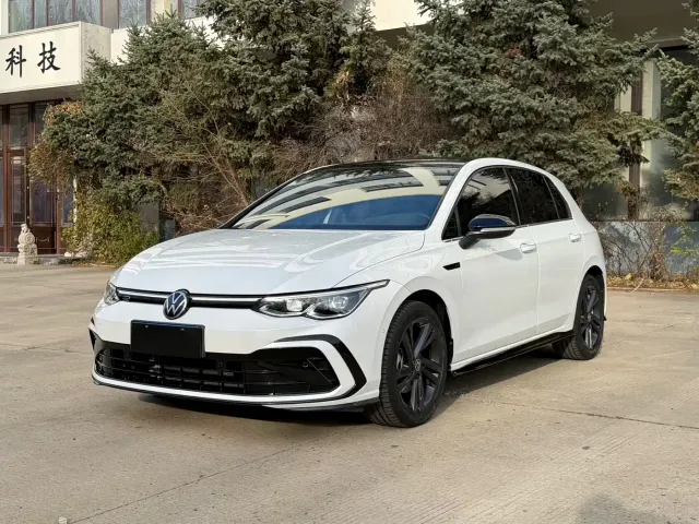 Фотография автомобиля — Volkswagen Golf