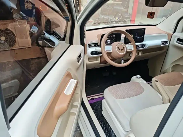 Wuling Hongguang Mini EV — Фото автомобиля 11