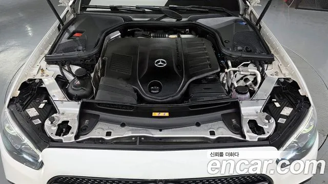 Mercedes-Benz E-Class — Фото автомобиля 6