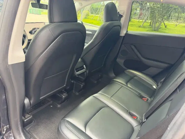 Tesla Model Y — Фото автомобиля 14