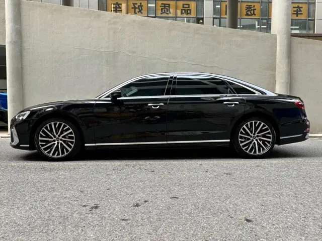 Audi A8 — Фото автомобиля 3