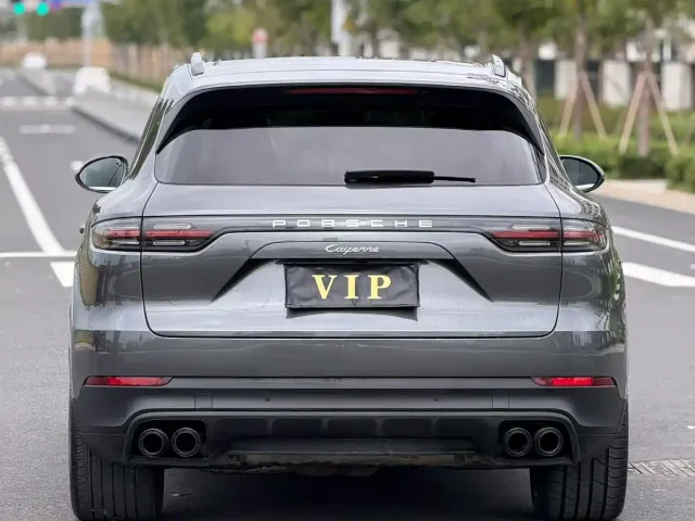 Porsche Cayenne — Фото автомобиля 8