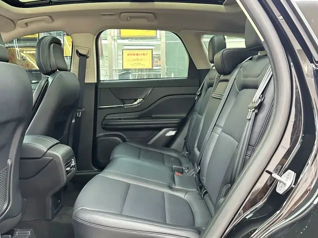 Lincoln Corsair — Фото автомобиля 10