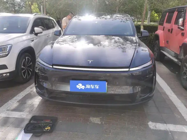 Tesla Model Y — Фото автомобиля 2