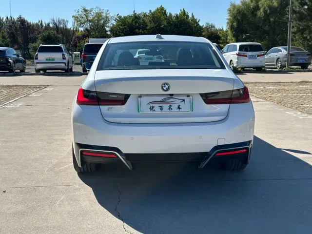 BMW i3 — Фото автомобиля 5