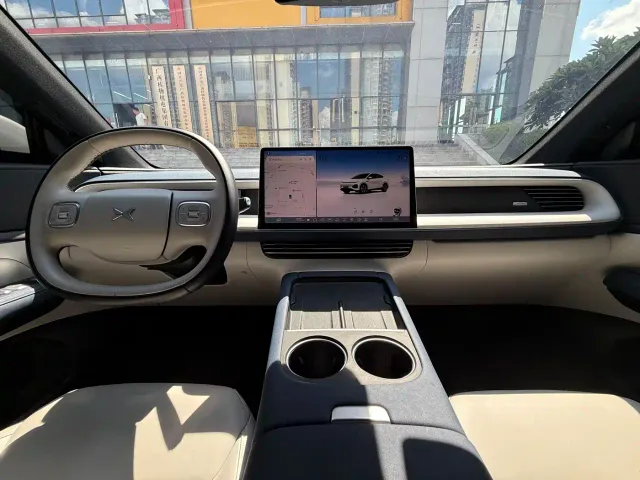 Xpeng G6 — Фото автомобиля 6