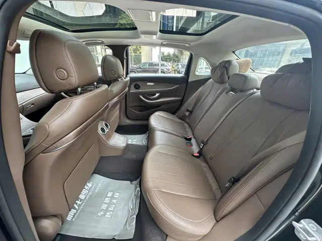Mercedes-Benz E-Class — Фото автомобиля 7