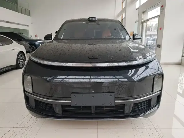 Li Auto L9 — Фото автомобиля 2